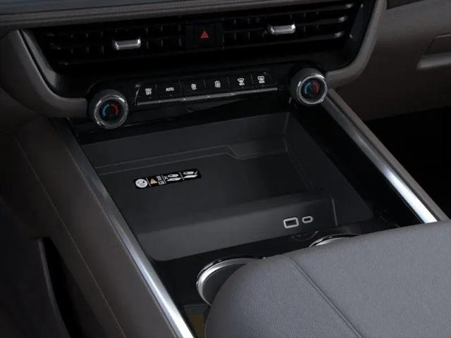 2026 Chevrolet Suburban LT, 4WD
