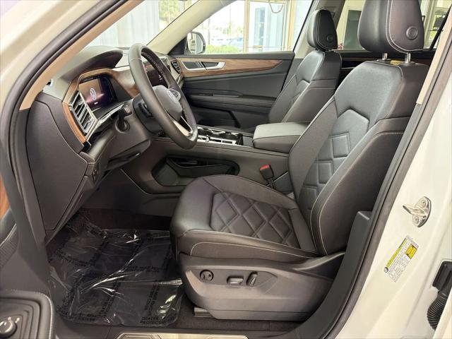 2026 Volkswagen Atlas SE with Technology