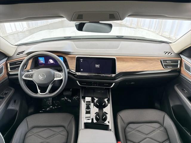 2026 Volkswagen Atlas SE with Technology