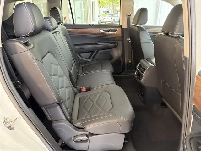 2026 Volkswagen Atlas SE with Technology