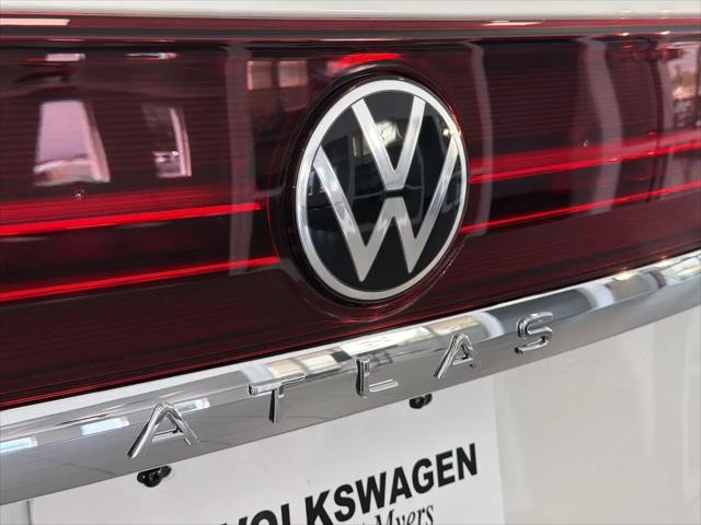 2026 Volkswagen Atlas SE with Technology
