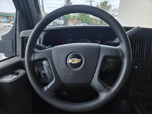 2019 Chevrolet Express Cutaway 4500 Van
