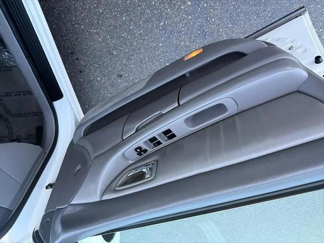2003 Toyota Avalon XL