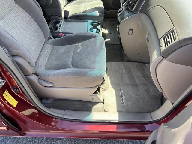 2009 Toyota Sienna LE