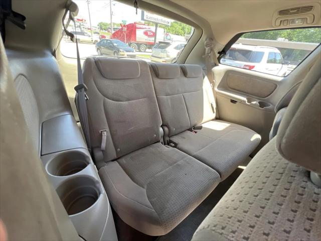 2009 Toyota Sienna LE