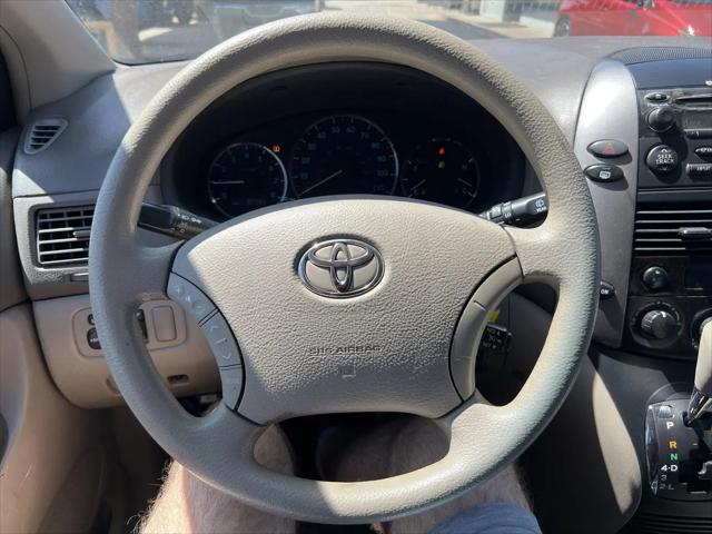 2009 Toyota Sienna LE