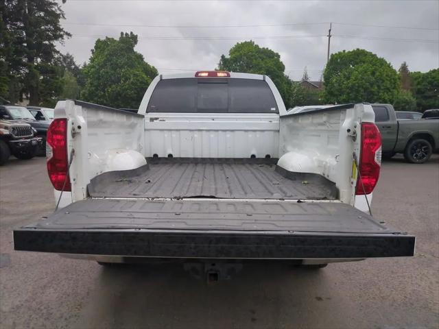 2017 Toyota Tundra SR5 5.7L V8