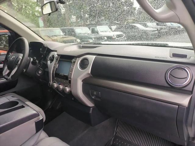 2017 Toyota Tundra SR5 5.7L V8