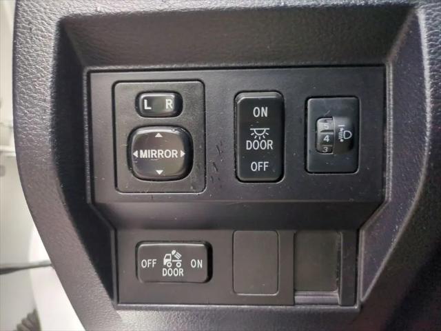 2017 Toyota Tundra SR5 5.7L V8