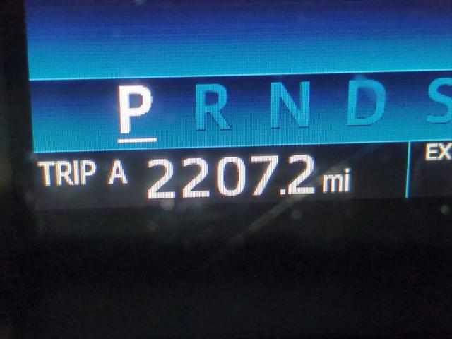 2017 Toyota Tundra SR5 5.7L V8
