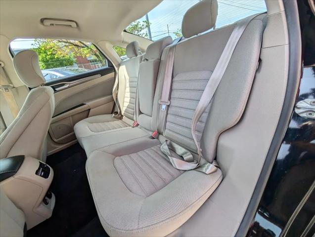 2017 Ford Fusion Hybrid SE