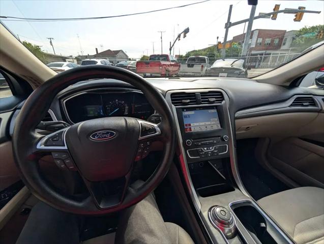 2017 Ford Fusion Hybrid SE