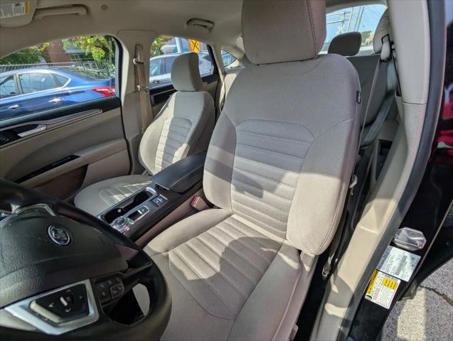 2017 Ford Fusion Hybrid SE