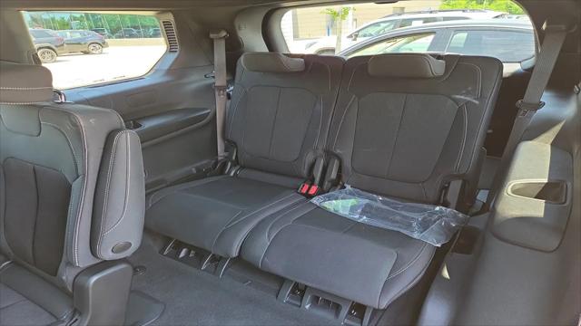 2024 Jeep Grand Cherokee L Laredo X 4x4