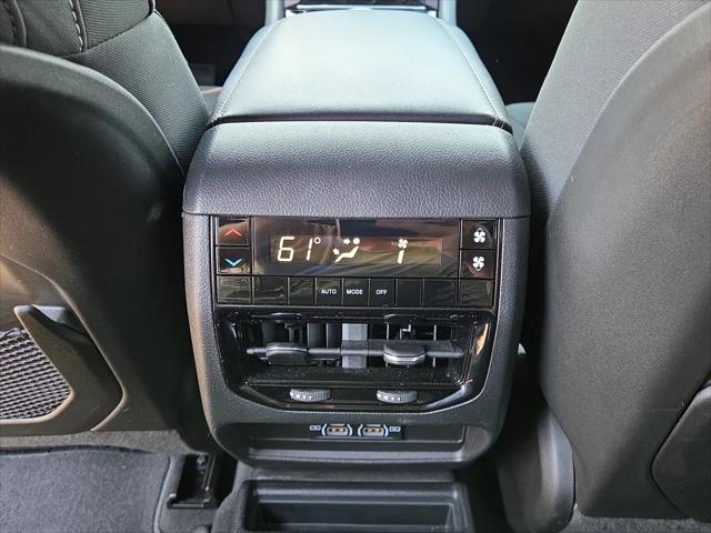 2024 Jeep Grand Cherokee L Laredo X 4x4