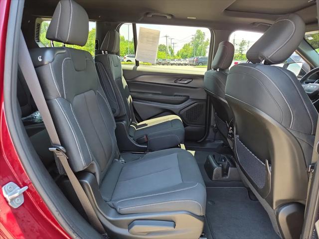 2024 Jeep Grand Cherokee L Laredo X 4x4