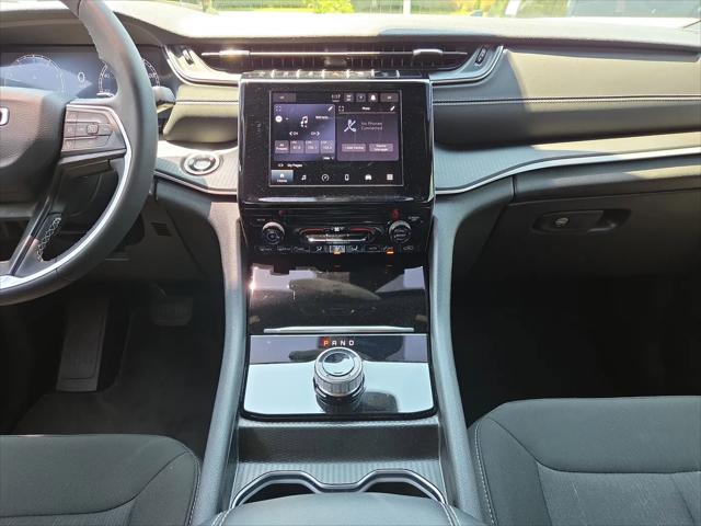 2024 Jeep Grand Cherokee L Laredo X 4x4