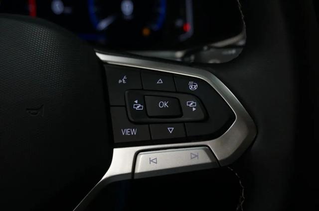 2026 Volkswagen Taos SEL