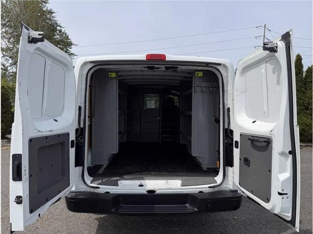2020 Nissan 1500 SV Standard Roof V6