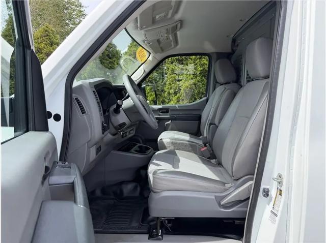 2020 Nissan 1500 SV Standard Roof V6