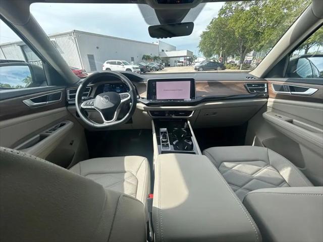 2026 Volkswagen Atlas SE with Technology