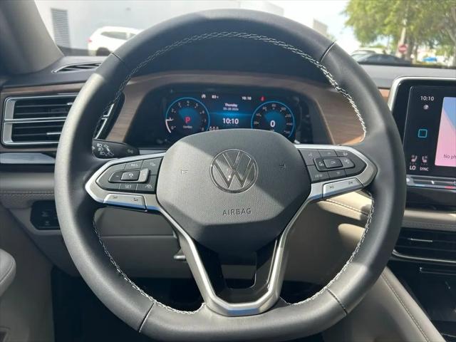 2026 Volkswagen Atlas SE with Technology