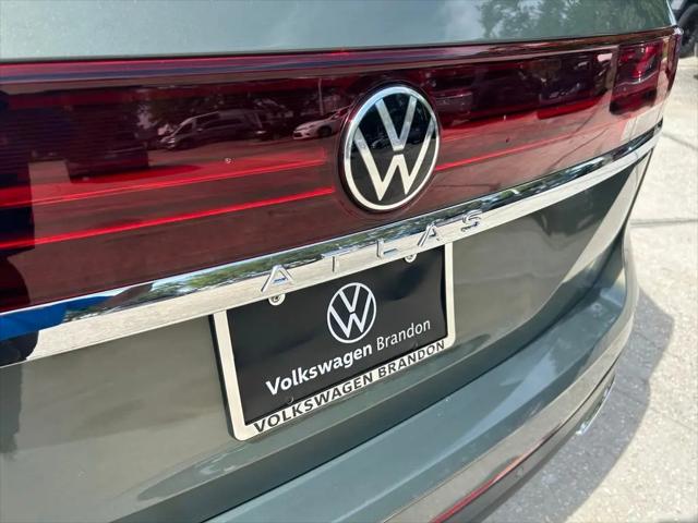 2026 Volkswagen Atlas SE with Technology