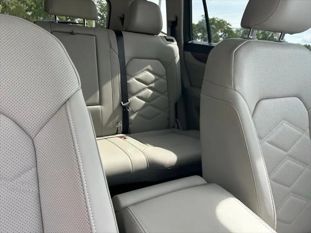2026 Volkswagen Atlas SE with Technology