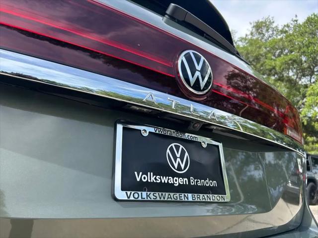 2026 Volkswagen Atlas SE with Technology