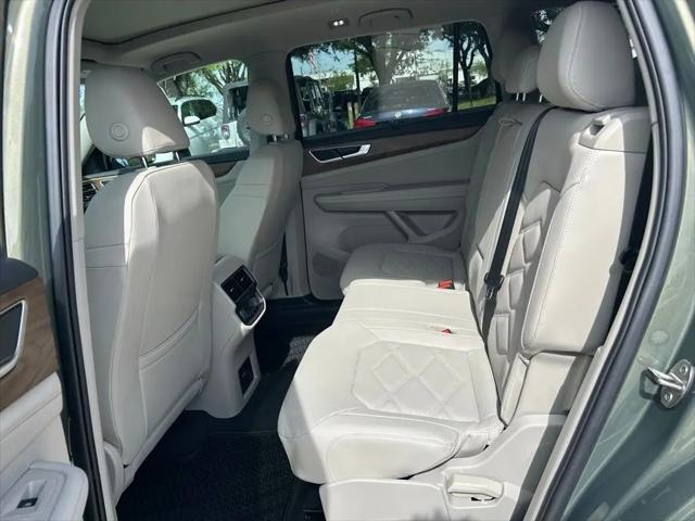 2026 Volkswagen Atlas SE with Technology