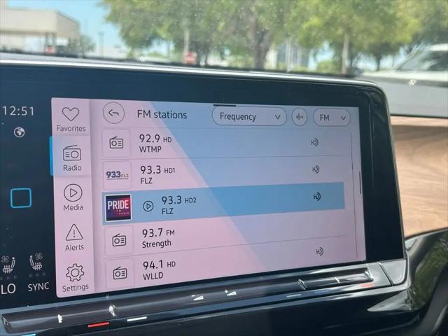 2026 Volkswagen Atlas SE with Technology