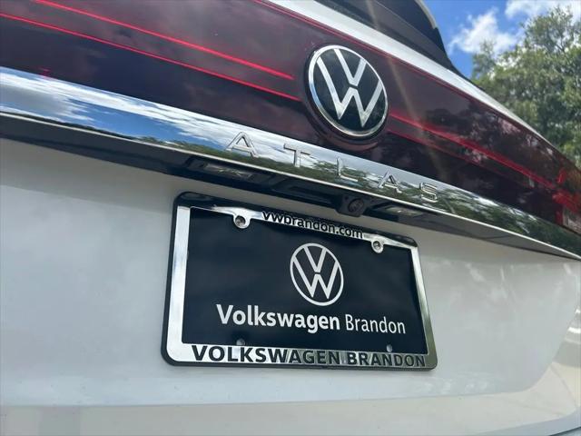 2026 Volkswagen Atlas SE with Technology