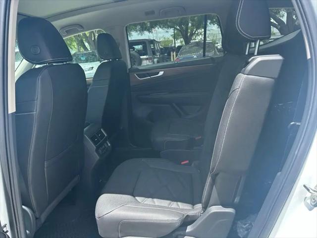 2026 Volkswagen Atlas SE with Technology