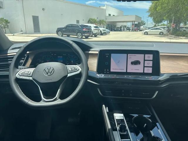 2026 Volkswagen Atlas SE with Technology