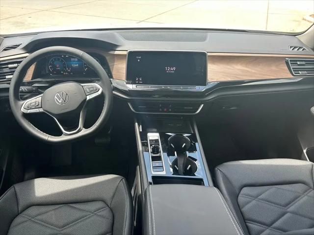 2026 Volkswagen Atlas SE with Technology