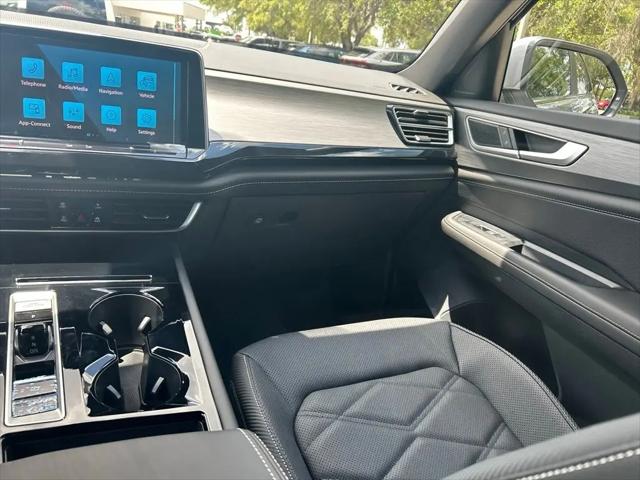 2026 Volkswagen Atlas Cross Sport SE with Technology