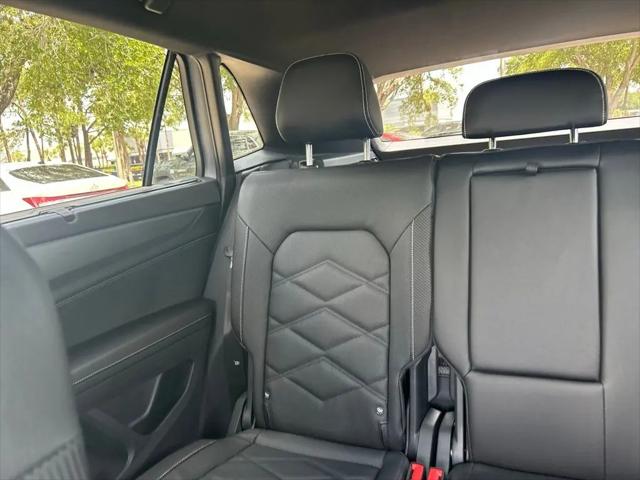 2026 Volkswagen Atlas Cross Sport SE with Technology