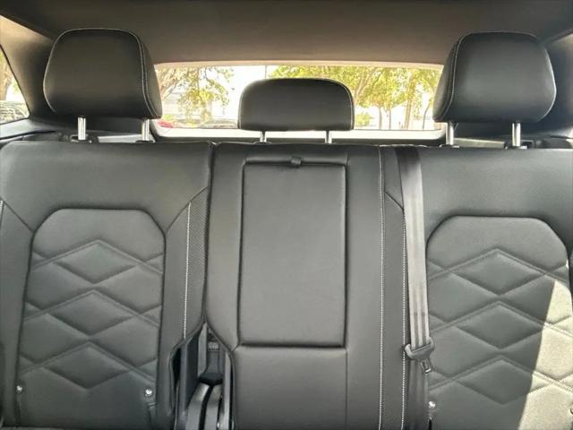 2026 Volkswagen Atlas Cross Sport SE with Technology