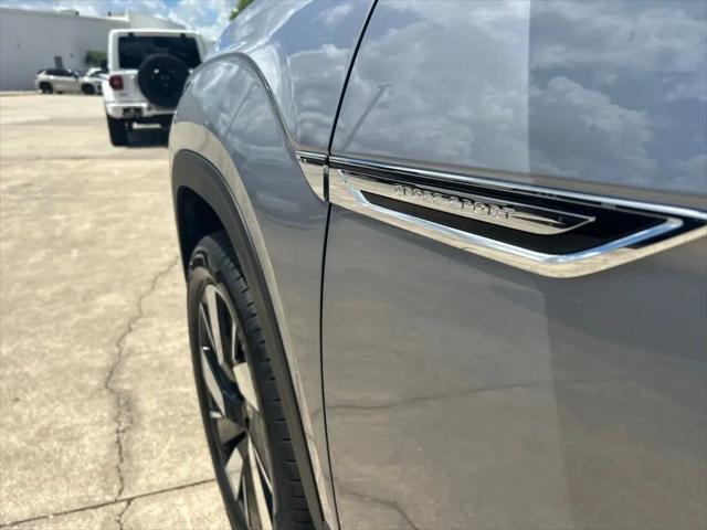 2026 Volkswagen Atlas Cross Sport SE with Technology