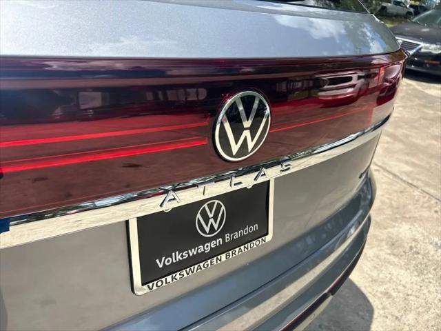 2026 Volkswagen Atlas Cross Sport SE with Technology