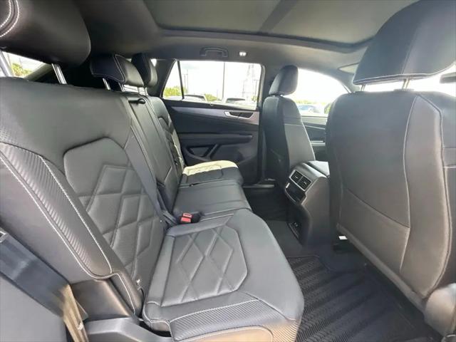 2026 Volkswagen Atlas Cross Sport SE with Technology