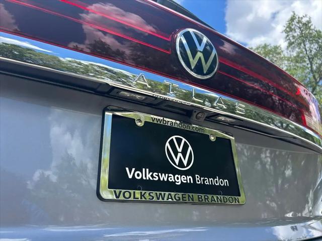 2026 Volkswagen Atlas Cross Sport SE with Technology