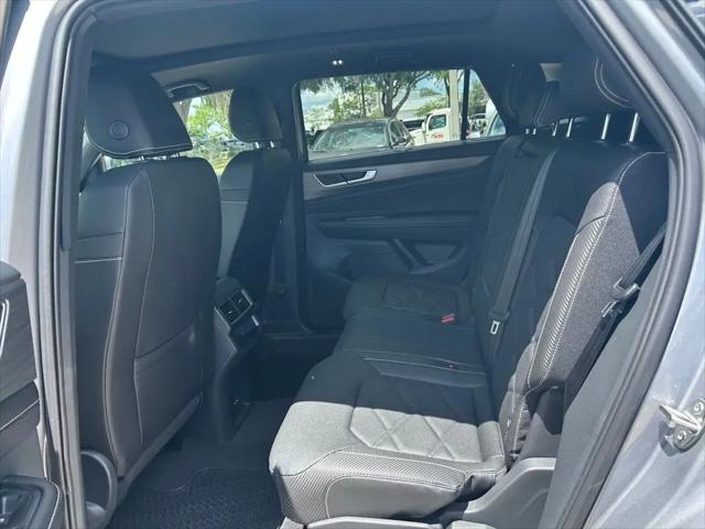 2026 Volkswagen Atlas Cross Sport SE with Technology