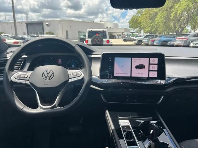 2026 Volkswagen Atlas Cross Sport SE with Technology