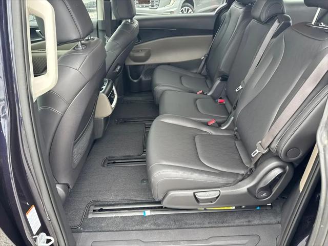 2025 Kia Carnival MPV LXS