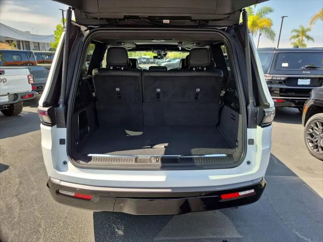 2026 Jeep Grand Wagoneer Summit Reserve 4x4