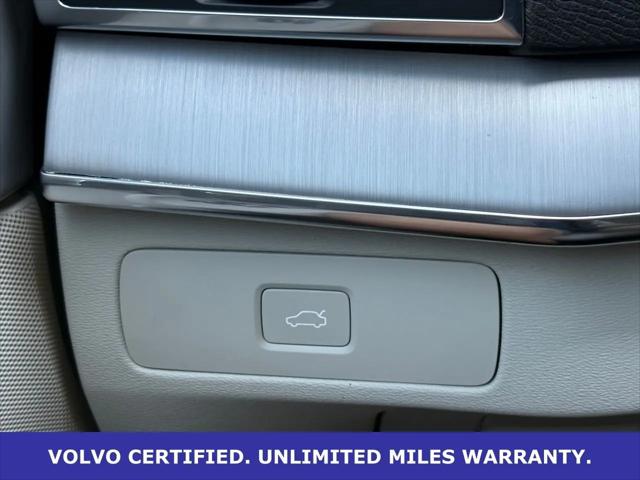 2025 Volvo XC90 B5 Core
