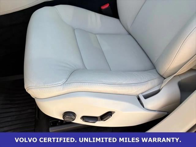 2025 Volvo XC90 B5 Core