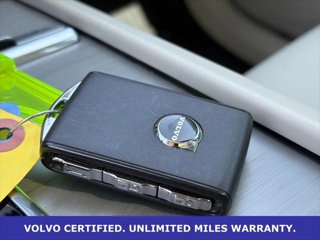 2025 Volvo XC90 B5 Core