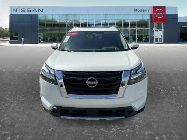 2025 Nissan Pathfinder Platinum 4WD